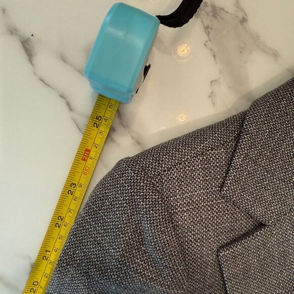 Armani Collezioni Wool Blazer - Size 4 - Picture 14 of 14